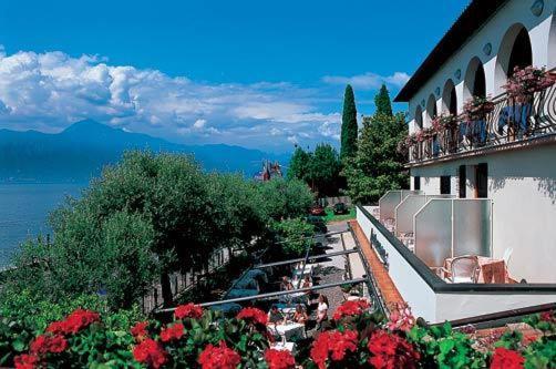 Hotel Fraderiana Torri Del Benaco Phòng bức ảnh