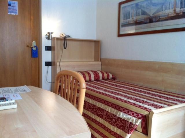 Hotel Fraderiana Torri Del Benaco Ngoại thất bức ảnh