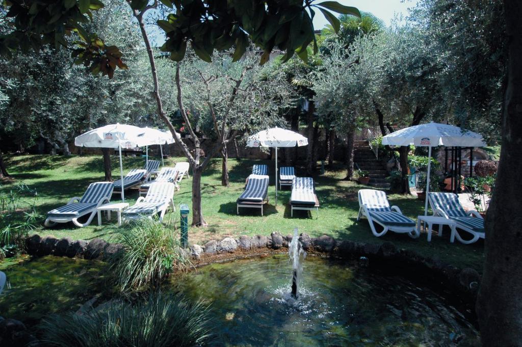 Hotel Fraderiana Torri Del Benaco Phòng bức ảnh